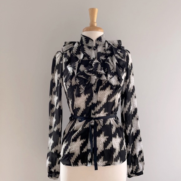 GO INTERNATIONAL | ABSTRACT HOUNDSTOOTH BLOUSE - Picture 1 of 8